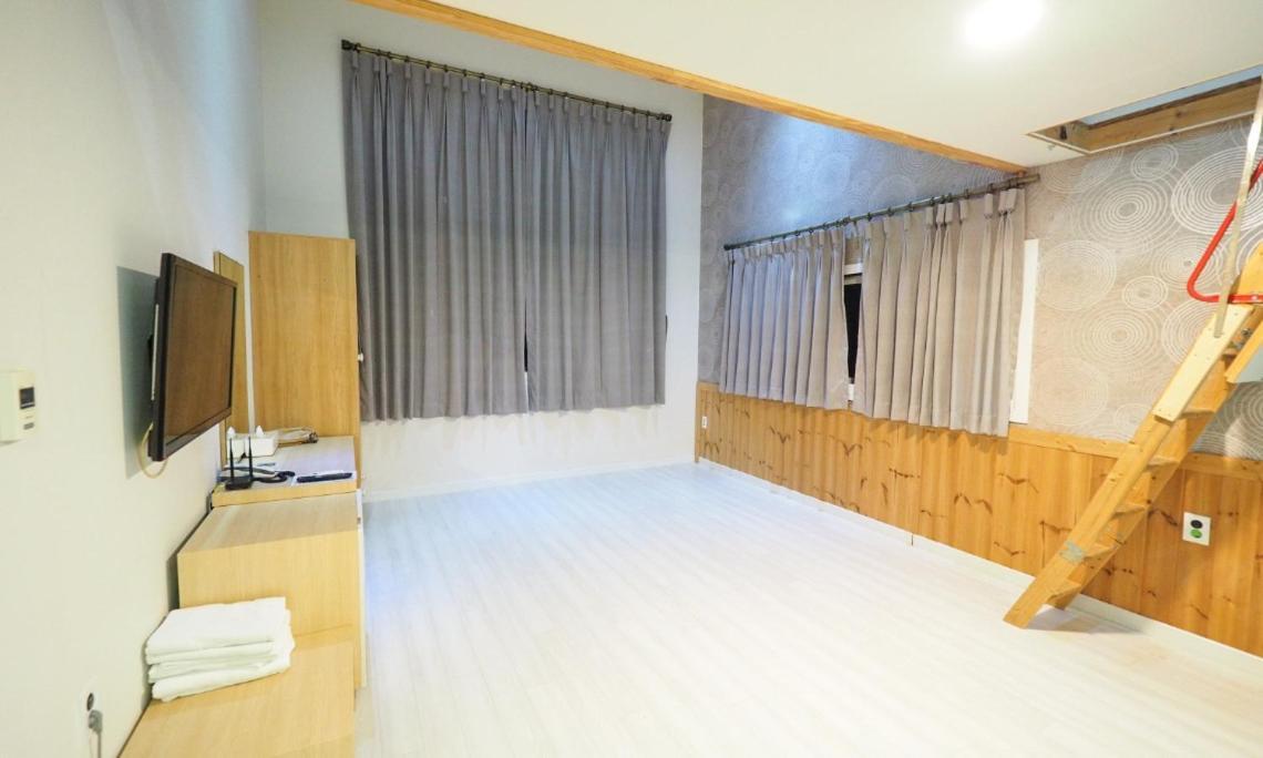 Aurora Hotel Jeju Exterior foto