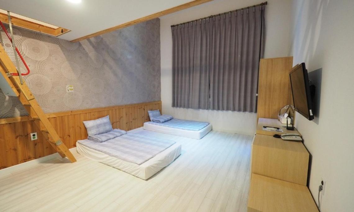 Aurora Hotel Jeju Exterior foto